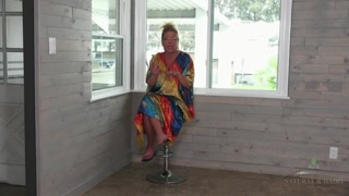 Schau Karen Summer's hairy mature charm in this hot scene auf GEEZ.TUBE - die besten Videos