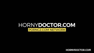 Brunette stunner Chloe Lamour in steamy medical roleplay - 在GEEZ.TUBE上的免费色情内容