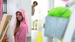 Easter Fun: My Stepsister's Carrot Eating Contest - She Gets a Facial - 在GEEZ.TUBE上的免费色情内容