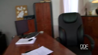 Office slut Savannah Secret wears heels and gapes - kostenlose Pornos auf GEEZ.TUBE