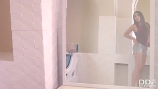 Shower Sex with Frida Sante - Blowjob Action - kostenlose Pornos auf GEEZ.TUBE