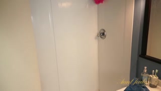 Naughty MILF Lala Bond showers solo - kostenlose Pornos auf GEEZ.TUBE