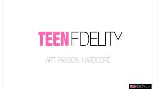 Teen Cutie Daydream Daisy Takes Ryan’s Hardcore Dick Like a Dream - pornô grátis no GEEZ.TUBE
