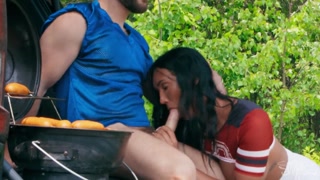 Shemale Seduces at the Tailgate - porn gratis di GEEZ.TUBE