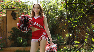 Cheerleader Selina Imai's Brunette Bombshell Performance with Facial - GEEZ.TUBE에서 무료 포르노