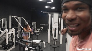Short Hair Latina's Blowjob - GEEZ.TUBE에서 무료 포르노
