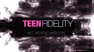 Hardcore teen Vina Sky in intense sex with Ryan Madison - GEEZ.TUBE에서 무료 포르노