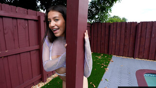 Amira Mae and GI Joey's Steamy Backyard Session - porno gratis en GEEZ.TUBE