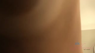 Tattooed Gina Valentina enjoys a steamy shower creampie - pornô grátis no GEEZ.TUBE