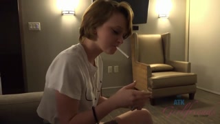 Amateur Lucy Valentine takes a drag then takes cock - pornô grátis no GEEZ.TUBE
