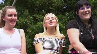 Schau Blonde and Beautiful: Billie & Charlie Forde auf GEEZ.TUBE - die besten Videos