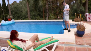 Fire Girl's Beautiful Ass Gets Fucked by Poolboy - porn percuma di GEEZ.TUBE