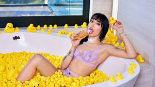 Дивіться Ass to Mouth Action with Oiled Up Butt на GEEZ.TUBE - найкращі відео