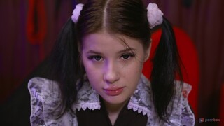 Teen Babe Sofa Weber Enjoys Piss Play and Deepthroat - porno gratuito su GEEZ.TUBE