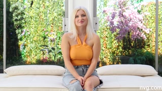 Blowjob Audition with Sarah - gratis porno op GEEZ.TUBE