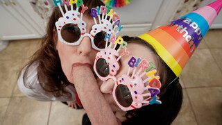 A Very Naughty Birthday Party - darmowe porno na GEEZ.TUBE