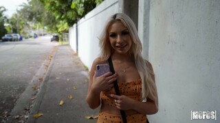 Regardez Ass Fingering Carmen's Butt sur GEEZ.TUBE - les meilleures vidéos