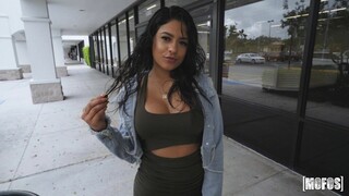 Bekijk Outdoor Sex with a Tattooed Goddess op GEEZ.TUBE - de beste video's