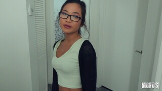ดู Nerdy Girl Gets Fucked Outdoor บน GEEZ.TUBE - วิดีโอที่ดีที่สุด