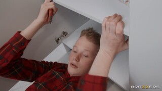 Wet and Wild: A Big Tit MILF Bathroom Blowjob - free porn on GEEZ.TUBE