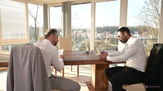 Guarda Office Interracial Action with Venera Maxima and Erik Everhard su GEEZ.TUBE - i migliori video