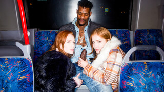 Schau Interracial Threesome Gets Down auf GEEZ.TUBE - die besten Videos