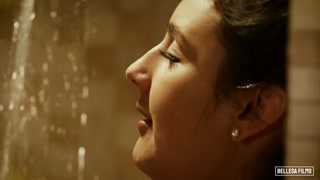 Titta på Shower Time - Passionate and Deep på GEEZ.TUBE - de bästa videorna