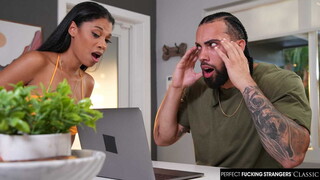 Eden West Trades Favors for Laptop Cash - pornografie gratuită pe GEEZ.TUBE