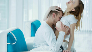 Kissing and Kinky: A European Couple's Play - porn gratis di GEEZ.TUBE