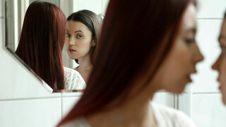 Lesbian Love in the Bathroom with Paula - kostenlose Pornos auf GEEZ.TUBE