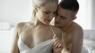 Romantic Morning Shaved Pussy - kostenlose Pornos auf GEEZ.TUBE